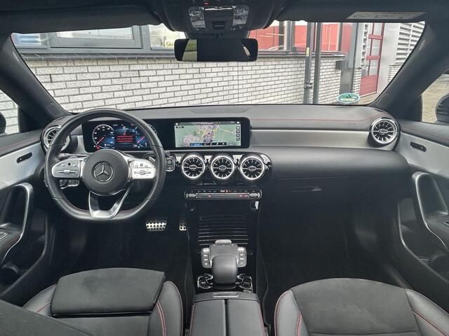 Mercedes-Benz CLA-KLASSE Shooting Brake 180 AMG | Panoramadak | Night Pakket