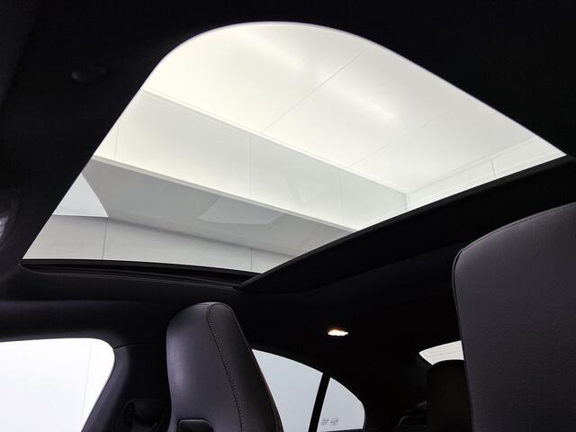 Mercedes-Benz CLA-KLASSE 250 e AMG Line Panoramadak | elect. bed. voorstoelen met memory | Navigatie | parking support Met camera | uitgerust als AMG 35 | Inclusief 24 maanden MB Certified garantie voor Europa.