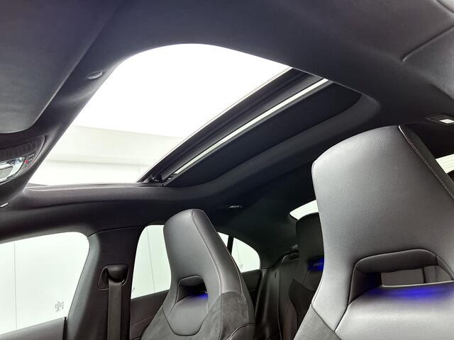 Mercedes-Benz CLA-KLASSE 180 Business Solution AMG Sfeerverlichting | Nightpakket | Achteruitrijcamera | Inclusief 12 Maanden Garantie.