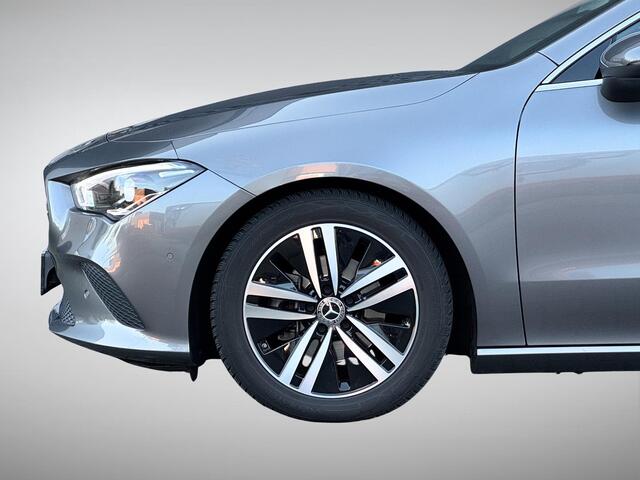 Mercedes-Benz CLA-KLASSE Shooting Brake 180 Business Solution NL-Auto + Trekhaak Uitklapbaar!