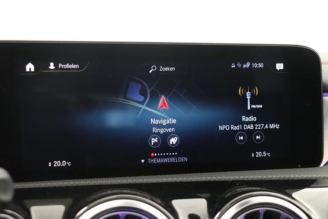 Mercedes-Benz CLA-KLASSE Shooting Brake 180 Business Solution AMG | Panoramadak | 18"Lichtmetaal | Trekhaak | Stoelverwarming |