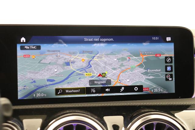 Mercedes-Benz CLA-KLASSE Shooting Brake 180 Business Solution AMG | Panoramadak | 18"Lichtmetaal | Trekhaak | Stoelverwarming |