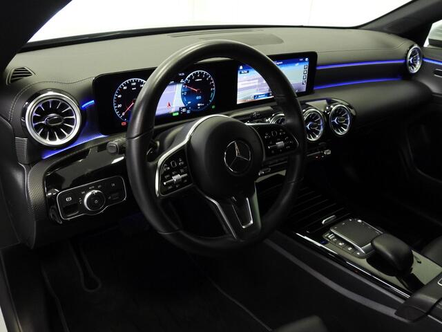 Mercedes-Benz CLA-KLASSE Shooting Brake 250e Business NAVI/CAMERA/LED/SFEER/18"LMV!