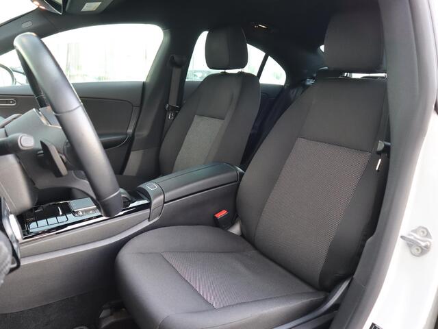Mercedes-Benz CLA-KLASSE 180 Business Line