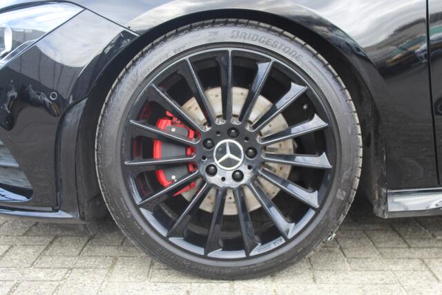 Mercedes-Benz CLA-KLASSE 200 Business Solution AMG Panoramadak/sfeerverlichting/Achteruitrij camera/Apple carplay/DAB/Lederen-Alcantara bekleding/Cruise control/Climate control/ 19'' lichtmetalen velgen/Navigatie