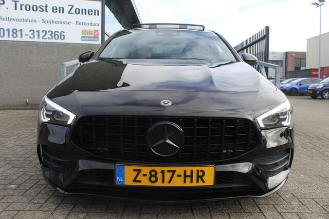 Mercedes-Benz CLA-KLASSE 200 Business Solution AMG Panoramadak/sfeerverlichting/Achteruitrij camera/Apple carplay/DAB/Lederen-Alcantara bekleding/Cruise control/Climate control/ 19'' lichtmetalen velgen/Navigatie