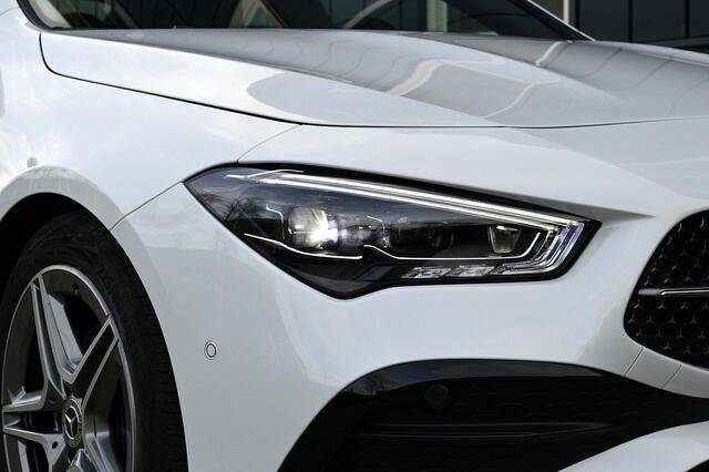 Mercedes-Benz CLA-KLASSE 180 AMG Line Rijklaarprijs-Garantie Panoramadak Matrix Led Apple Carplay/Android Auto