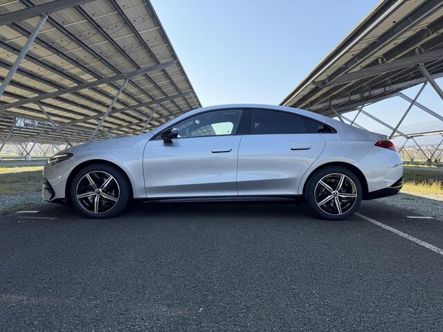 Mercedes-Benz CLA-KLASSE 200 Business Solution AMG 58 kWh EQ | Night | Panoramadak | Distronic | Achteruitrijcamera| Dodehoekassistent | Stoelverwarming |