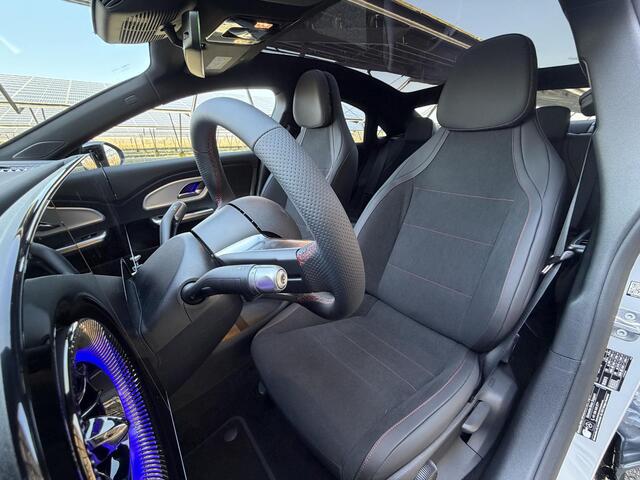 Mercedes-Benz CLA-KLASSE 200 Business Solution AMG 58 kWh EQ | Night | Panoramadak | Distronic | Achteruitrijcamera| Dodehoekassistent | Stoelverwarming |