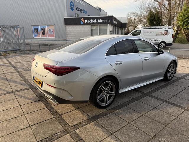Mercedes-Benz CLA-KLASSE Aut. 180 AMG Sport | Trekhaak | Navi | Camera | Sfeer Verlichting | Nieuw Model |