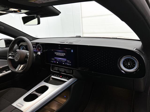 Mercedes-Benz CLA-KLASSE 200 Business Solution AMG 58 kWh | Nightpakket | Smartphone integratie | Vast panoramadak | Warmtepomp | Adaptieve cruisecontrol | Sfeerverlichting | Antidiefstal pakket | Stoelverwarming |