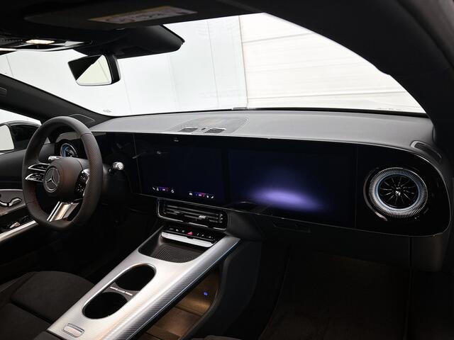 Mercedes-Benz CLA-KLASSE 200 Business Solution AMG 58 kWh | Premium pakket | Nightpakket | Smartphone integratie | URBAN GUARD | MBUX Superscreen | Memorypakket | Vast panoramadak | Warmtepomp | Adaptieve cruisecontrol |