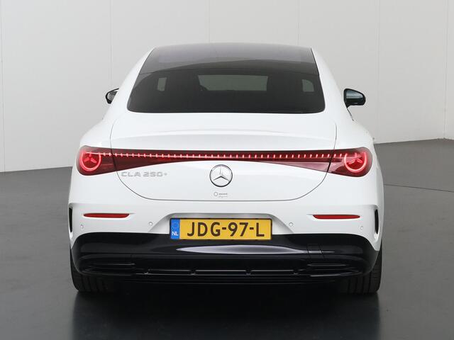 Mercedes-Benz CLA-KLASSE 250+ Launch Edition 85 kWh | Night | Panoramadak | Stoelverwarming | DISTRONIC | Achteruitrijcamera | Dodehoekassistent |