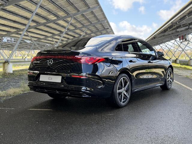 Mercedes-Benz CLA-KLASSE 200 Business Solution AMG 58 kWh | Night | Panoramadak | Premium Plus | Superscreen | Trekhaak | Head-Up | Burmester | 19" LM velgen |