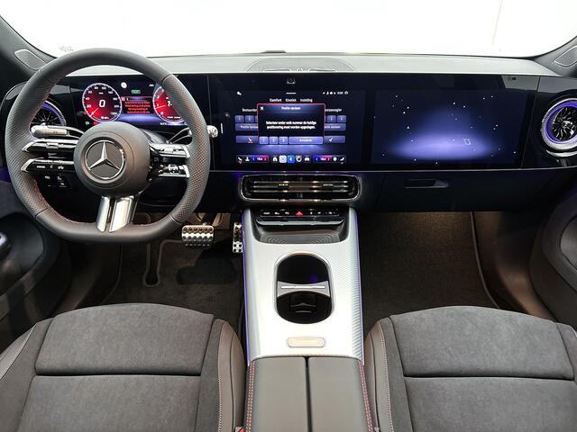 Mercedes-Benz CLA-KLASSE 180 Business Solution AMG | Premium pakket | Nightpakket | Trekhaak | Smartphone integratie | PARKTRONIC | URBAN GUARD | Sfeerverlichting | Stoelverwarming | Sportstoelen | Vast panoramadak |