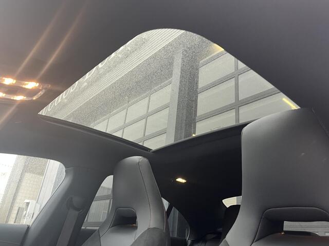 Mercedes-Benz CLA-KLASSE 180 AMG Line | Panoramadak | CarPlay | Cruise Control | Navigatie | Led Koplampen