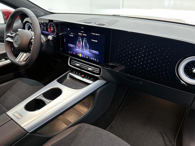 Mercedes-Benz CLA-KLASSE 200 Business Solution AMG | Parkeerpakket | Smartphone integratie | URBAN GUARD | Vast panoramadak | Sfeerverlichting | Gezichtsherkenning | Stoelverwarming |