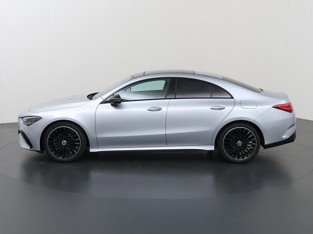 Mercedes-Benz CLA-KLASSE 180 Business Solution AMG | Panoramaschuifdak | AMG Line Plus | Head-up display | Nightpakket | 360° camera | Dodehoekassistent |