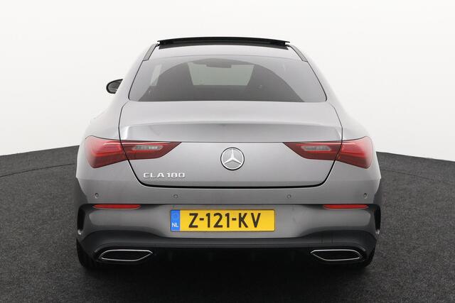 Mercedes-Benz CLA-KLASSE 180 AMG Line | Premium Pakket | Night Pakket | Panoramadak | MULTIBEAM LED Koplampen | Dodehoekassistent | Advanced Sound System | Sfeerverlichting |