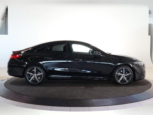 Mercedes-Benz CLA-KLASSE 180 Business Solution AMG | Superscreen | Premium Pakket | Panoramadak | Trekhaak |