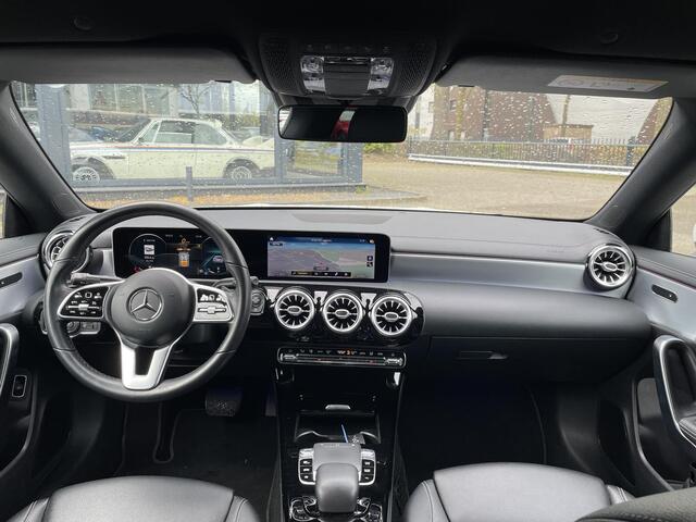 Mercedes-Benz CLA-KLASSE 180 Business Solution AMG AUT| STOELVERWARMING| SFEERVERLICHTING| ACHTERUITRIJCAMERA| 56.000KM!! | RIJKLAARPRIJS INCL. 12 MND BOVAG GARANTIE