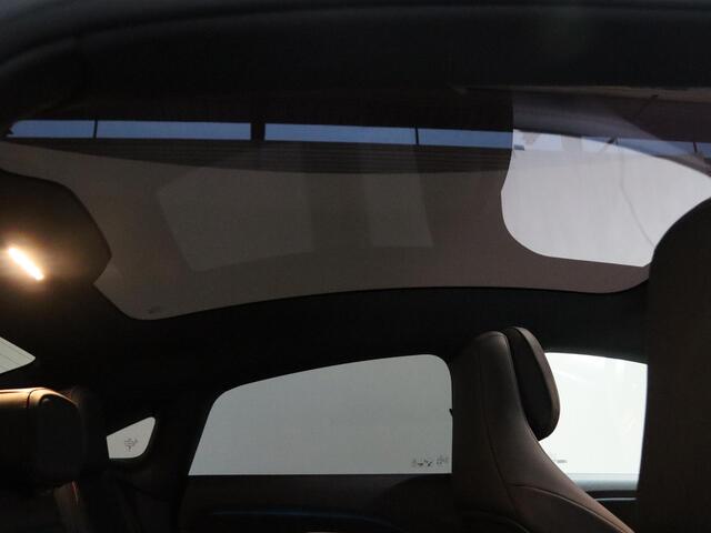 Mercedes-Benz CLA-KLASSE 250+ Launch Edition 85 kWh | Night | Panoramadak | Stoelverwarming | DISTRONIC | Achteruitrijcamera | Dodehoekassistent | Trekhaak |