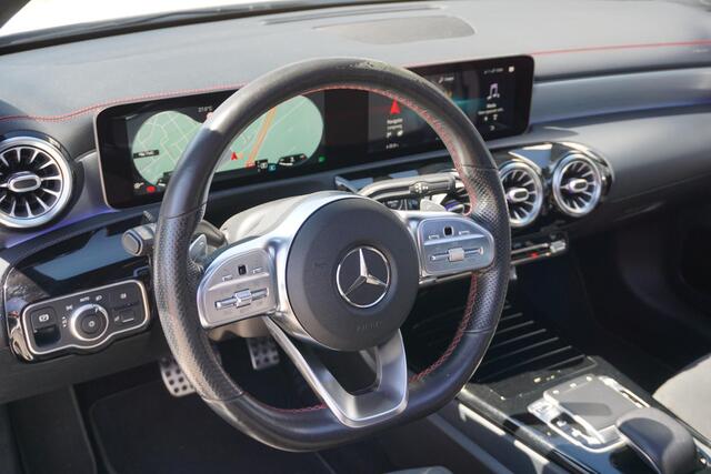 Mercedes-Benz CLA-KLASSE 180 Premium Plus AMG | Nightpakket | Panodak