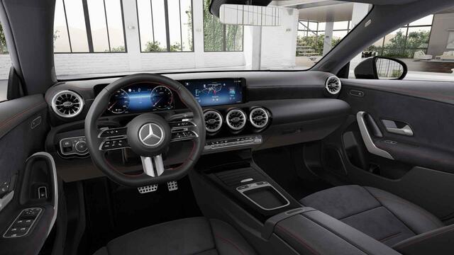 Mercedes-Benz CLA-KLASSE 180 Star Edition AMG Line | Panoramaschuifdak | Night | Achteruitrijcamera | Stoelverwarming voor