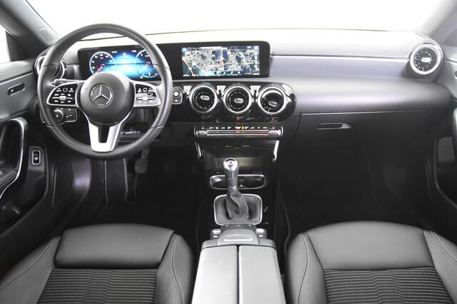 Mercedes-Benz CLA-KLASSE 180 SB *1ste Eigenaar*Leer*Navigatie*Stoelverwarming*