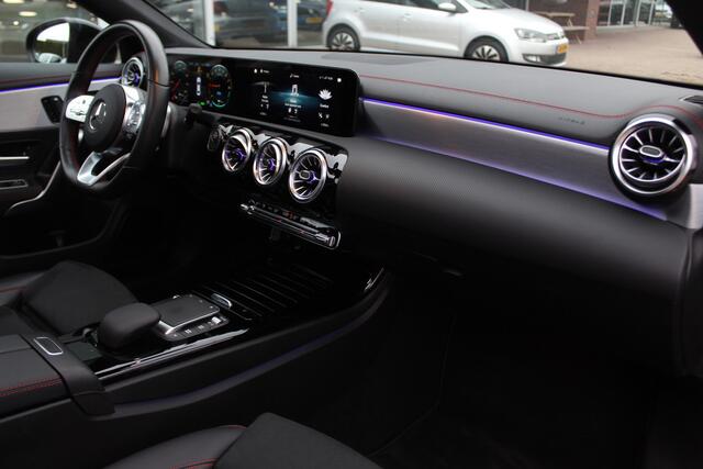 Mercedes-Benz CLA-KLASSE 250 e Business Solution AMG Limited / Panoramadak / Camera / Memory Seats / Sfeerverlichting / 18'' / Matrix LED / Keyless / Stoelverwarming / DAB / Cruise Control