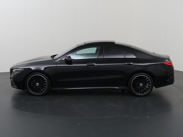 Mercedes-Benz CLA-KLASSE 180 Business Solution AMG | Panoramaschuifdak | AMG Line Plus | Head-up display | Nightpakket | 360° camera | Dodehoekassistent |