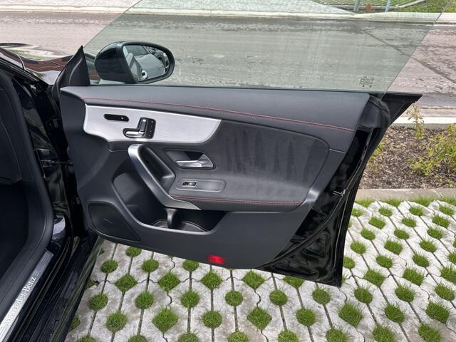 Mercedes-Benz CLA-KLASSE 180 Bns Sol AMG
