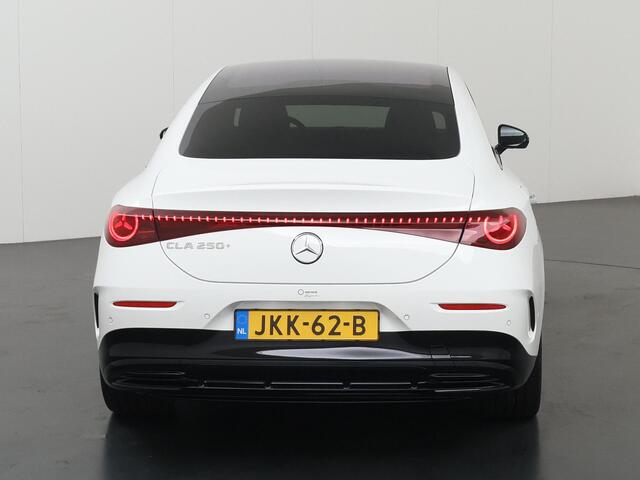Mercedes-Benz CLA-KLASSE 250+ Launch Edition 85.5 kWh | Night | Panoramadak | Stoelverwarming | DISTRONIC | Achteruitrijcamera | Dodehoekassistent |