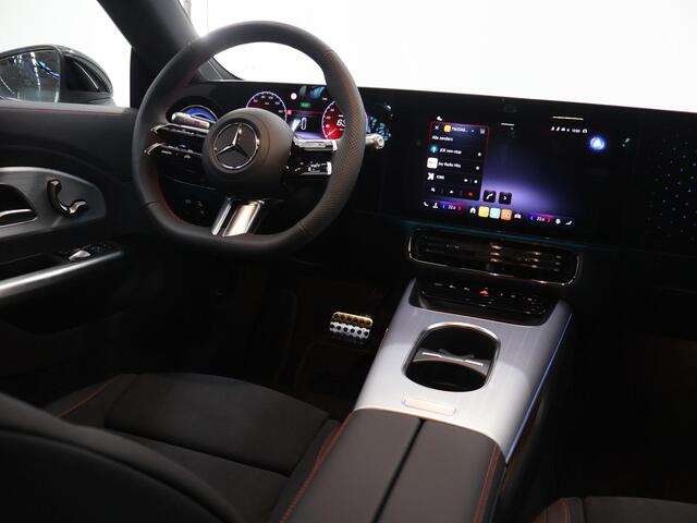 Mercedes-Benz CLA-KLASSE 250+ Launch Edition 85.5 kWh | Night | Panoramadak | Stoelverwarming | DISTRONIC | Achteruitrijcamera | Dodehoekassistent |