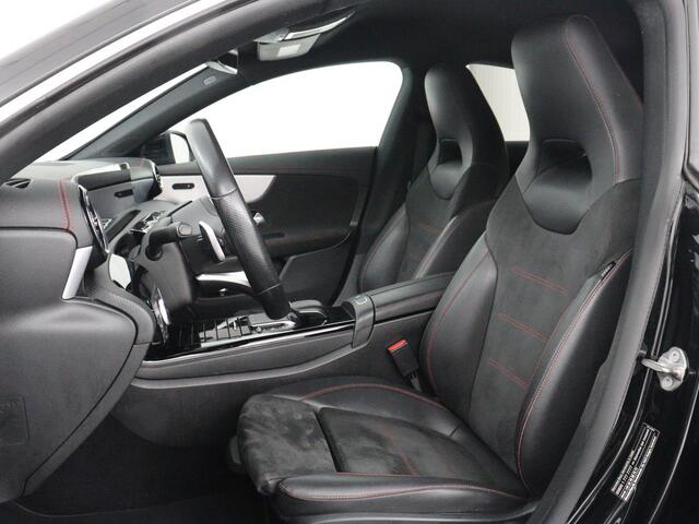 Mercedes-Benz CLA-KLASSE 180 Business Solution AMG | Stoelverwarming | Leder/Alcantara | Navigatie | Park Assist | Widescreen | Full LED | Climate control | Bluetooth | Cruise control | Sportstoelen