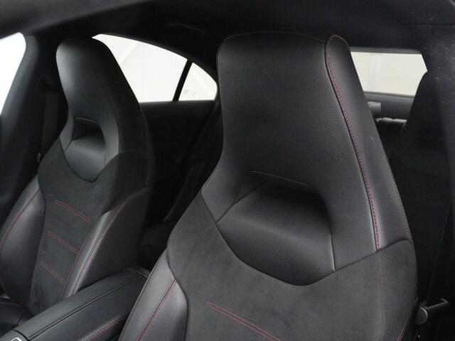 Mercedes-Benz CLA-KLASSE 180 Business Solution AMG | Stoelverwarming | Leder/Alcantara | Navigatie | Park Assist | Widescreen | Full LED | Climate control | Bluetooth | Cruise control | Sportstoelen