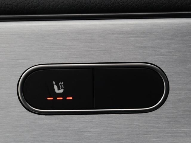 Mercedes-Benz CLA-KLASSE 180 Business Solution AMG | Stoelverwarming | Leder/Alcantara | Navigatie | Park Assist | Widescreen | Full LED | Climate control | Bluetooth | Cruise control | Sportstoelen