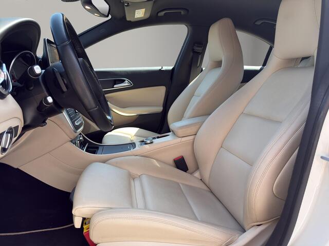 Mercedes-Benz CLA-KLASSE 200 156 Pk | Airco (automatisch)| Sportstoelen | Geheugen | Led | Sensoren | Trekhaak wegklapbaar |