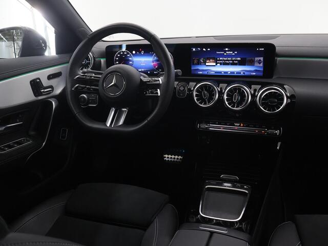 Mercedes-Benz CLA-KLASSE 180 Business Solution AMG | Night | Panoramadak | Multibeam | Sfeerverlichting | Memory |