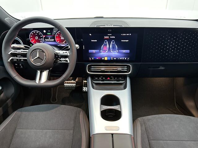 Mercedes-Benz CLA-KLASSE 200 Business Solution AMG | Parkeerpakket | Smartphone integratie | URBAN GUARD | Vast panoramadak | Sfeerverlichting | Adaptieve cruisecontrol | Stoelverwarming |