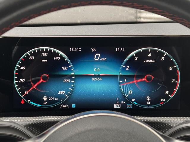 Mercedes-Benz CLA-KLASSE 200 Business Solution AMG | Panoramadak | Memory | LED Koplampen | Keyless Entry