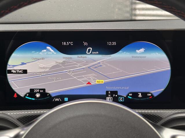Mercedes-Benz CLA-KLASSE 200 Business Solution AMG | Panoramadak | Memory | LED Koplampen | Keyless Entry