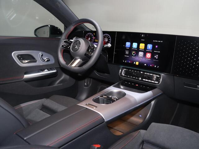 Mercedes-Benz CLA-KLASSE 250+ Launch Edition 85.5 kWh | Night | Panoramadak | Stoelverwarming | DISTRONIC | Achteruitrijcamera | Dodehoekassistent |