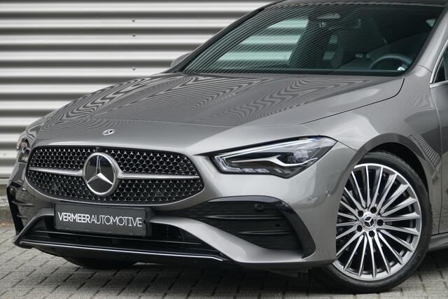 Mercedes-Benz CLA-KLASSE 180 Star Edition AMG | Pano | Trekhaak | Distronic | Camera | Sfeer |