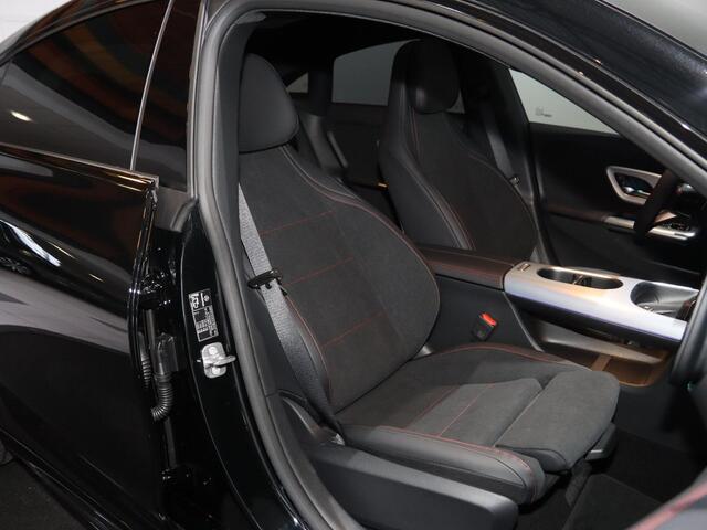 Mercedes-Benz CLA-KLASSE 250+ Launch Edition 85.5 kWh | Night | Panoramadak | Stoelverwarming | DISTRONIC | Achteruitrijcamera | Dodehoekassistent |