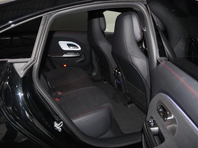 Mercedes-Benz CLA-KLASSE 250+ Launch Edition 85.5 kWh | Night | Panoramadak | Stoelverwarming | DISTRONIC | Achteruitrijcamera | Dodehoekassistent |