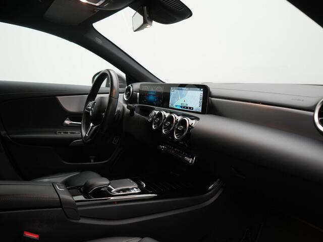 Mercedes-Benz CLA-KLASSE 200 Advantage 164pk | Trekhaak | Camera | Widescreen Navi | Park Assist | Apple Carplay | Cruise Control | Lane Assist | DAB | 18"L.M " |