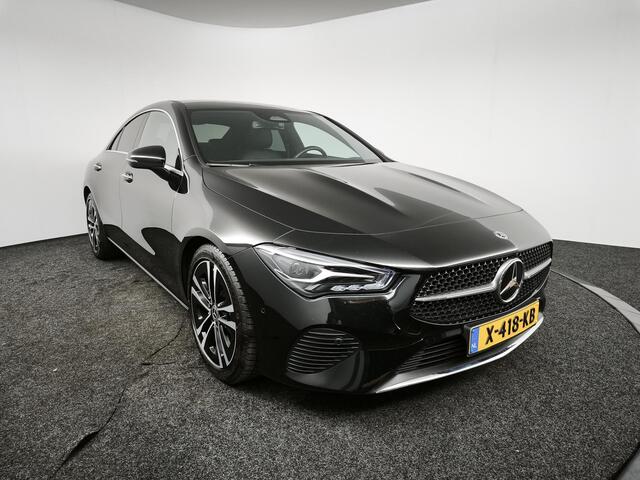 Mercedes-Benz CLA-KLASSE 180 Luxury Line | Panoramadak | Leder | Wide screen |