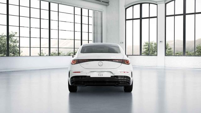Mercedes-Benz CLA-KLASSE 180 Business Solution AMG | Panoramadak | Trekhaak | Nightpakket | Sportstoelen| Dodehoekassistent |