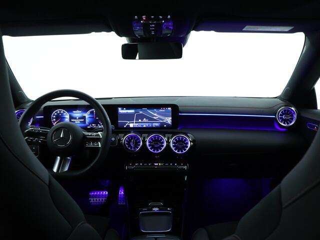 Mercedes-Benz CLA-KLASSE 250 e Star Edition | AMG Line | Night Pakket | Panorama Schuif-Kanteldak | Sfeerverlichting | Inclusief 24 maanden MB Certified garantie voor Europa.